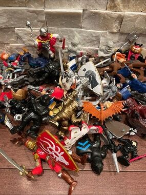 Assorted Medieval Knights and Creatures - Mixed Colors